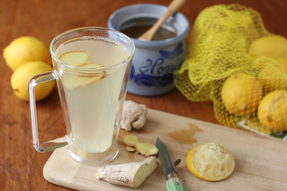 Ginger lemonade nga adunay dugos ug lemon juice